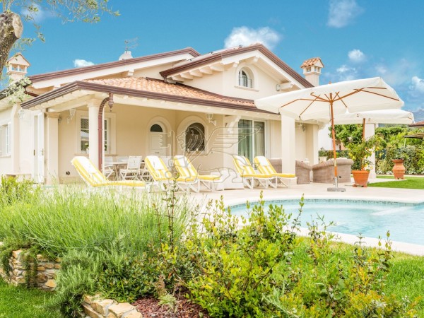 Villa con Piscina in affitto, Forte dei Marmi 