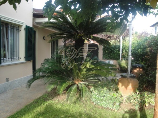 Villa Bifamiliare in affitto, Forte dei Marmi 