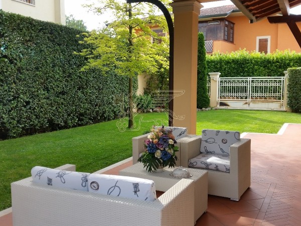 Villa Bifamiliare in affitto, Forte dei Marmi 