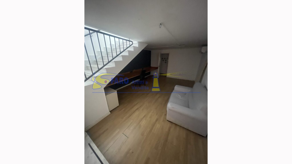 Negozioin Affitto, Ventimiglia - Semicentrale - Riferimento: n012