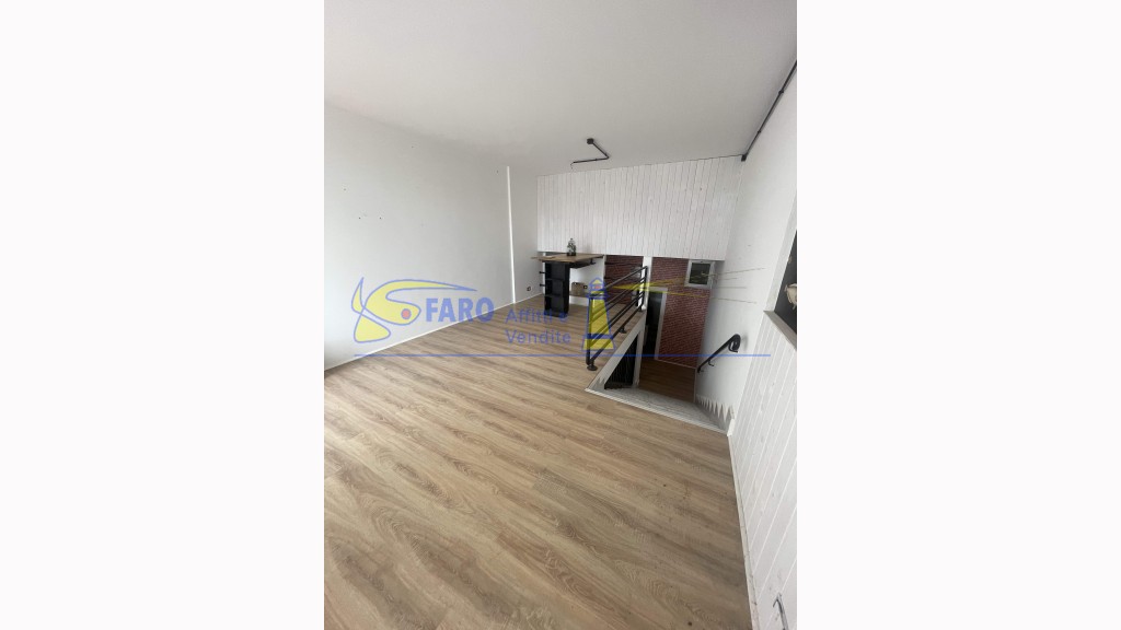 Negozioin Affitto, Ventimiglia - Semicentrale - Riferimento: n012