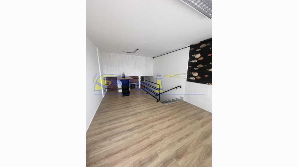 Negozioin Affitto, Ventimiglia - Semicentrale - Riferimento: n012