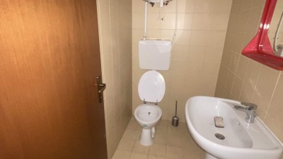 Negozioin Affitto, Ventimiglia - Semicentrale - Riferimento: n012