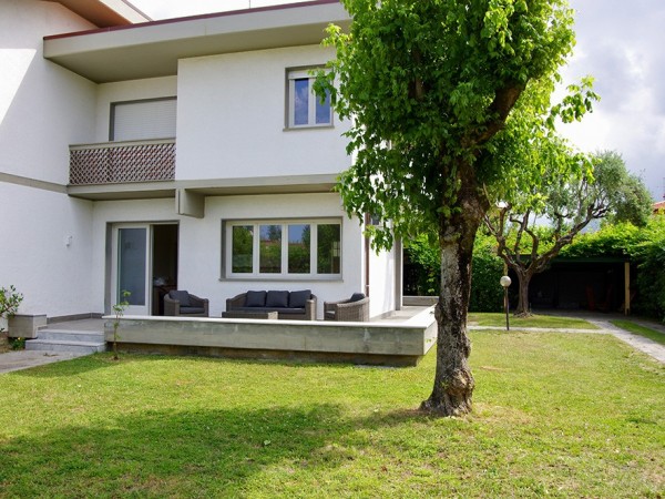 Reference 148-6 PL - Two-family Villa  for Rent in Forte Dei Marmi