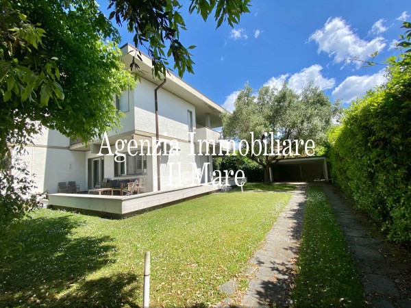 Reference 148A-6 PL - Two-family Villa  for Rent in Forte Dei Marmi