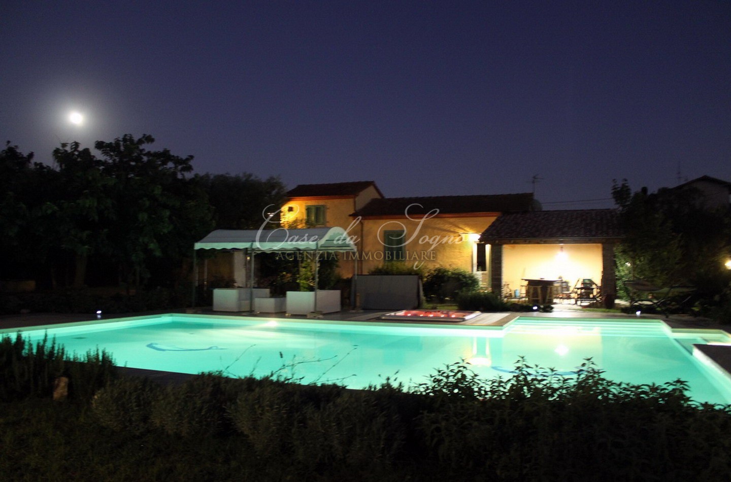 363 - cover Villa tuscany