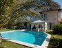 Elegante villa con piscina per