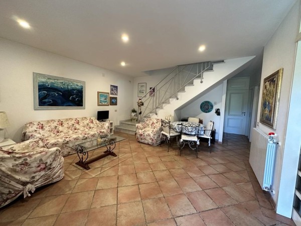 Villetta bifamiliare in affitt