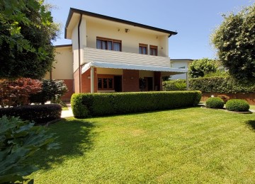 Villa in vendita a forte dei m