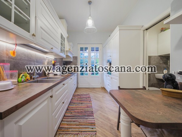 Вилла бифамильяре за продажа, Forte Dei Marmi - Vittoria Apuana -  8