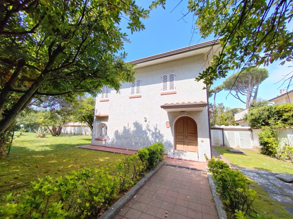 Villa in affitto a forte dei m