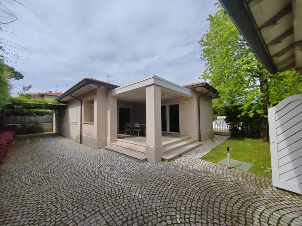 Villa nuova in affitto stagion