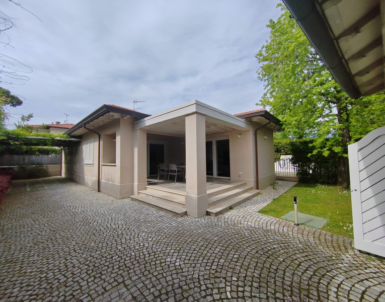 Villa nuova in affitto stagion