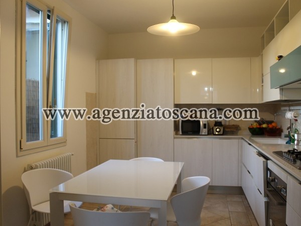 Two-family Villa for rent, Pietrasanta - Marina Di Pietrasanta -  2
