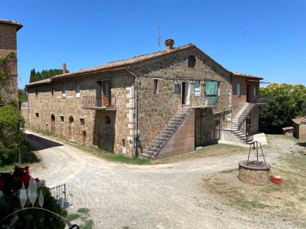 Reference VC107 - Farmstead for Sale in Montalcino