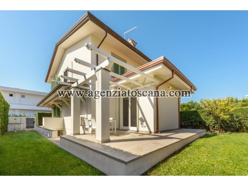 Villetta Singola for rent, Forte Dei Marmi - Centrale -  0