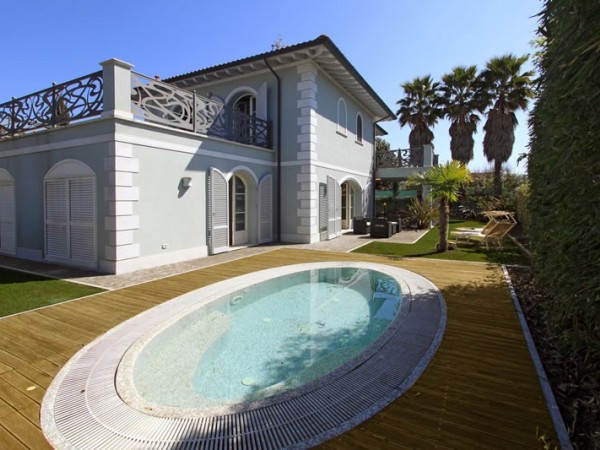 Riferimento SV04IC - villa in Покупая и продавая in Forte Dei Marmi - Vittoria Apuana