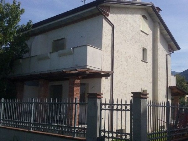 Riferimento 525 PI - Villa Bifamiliare in Vendita a Pozzi