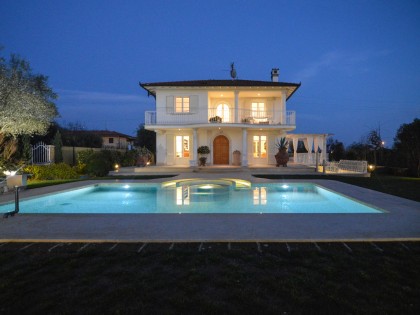Immobile WA 15416 - Villa Singola in Vendita a Pietrasanta