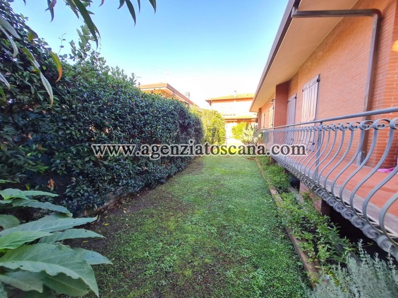 Вилла за продажа, Forte Dei Marmi - Centrale -  46