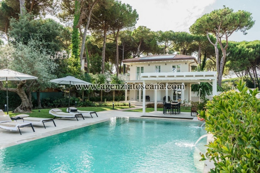Villa With Pool for sale, Forte Dei Marmi - Vittoria Apuana -  0