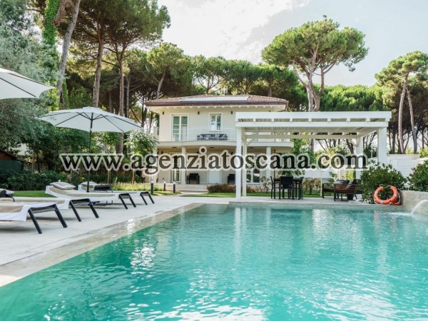 Villa With Pool for sale, Forte Dei Marmi - Vittoria Apuana -  2