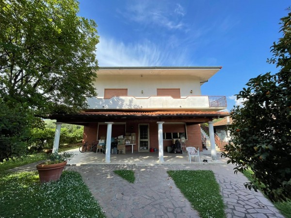 Villa Singola in vendita, Seravezza, Querceta 
