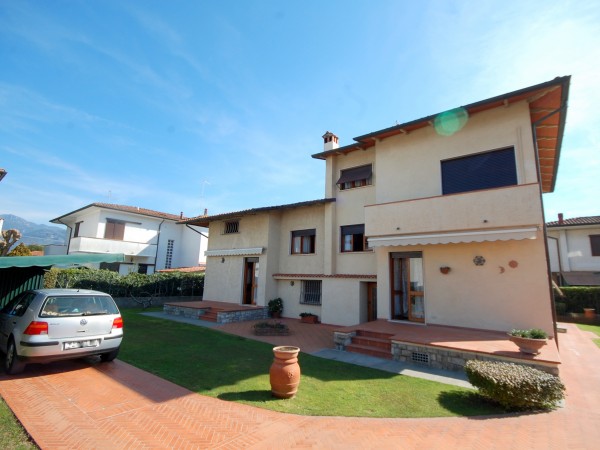 >Foto Anteprima WA 15436 - Villa Singola in Vendita a Marina Di Pietrasanta