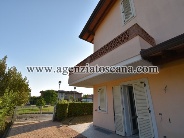 Two-family Villa for rent, Pietrasanta -  1