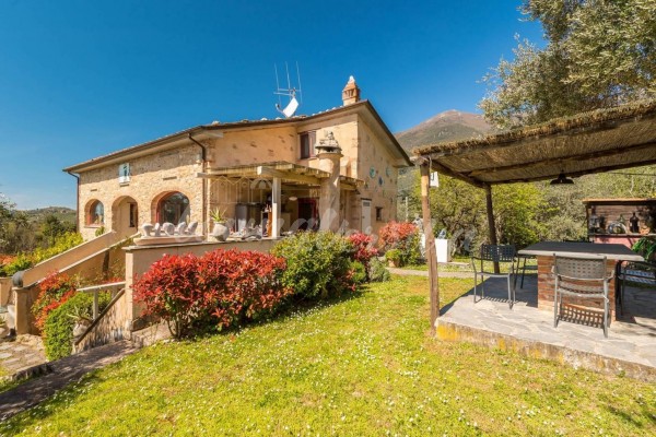 Country House For Sale In Cama