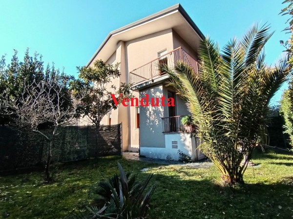 >Foto Anteprima WA 15459 - Villa Bifamiliare in Vendita a Marina Di Pietrasanta