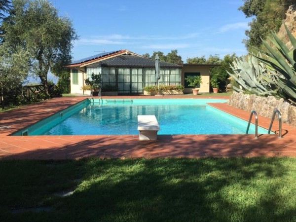 Villa with pool for sale, Camaiore, Monteggiori 
