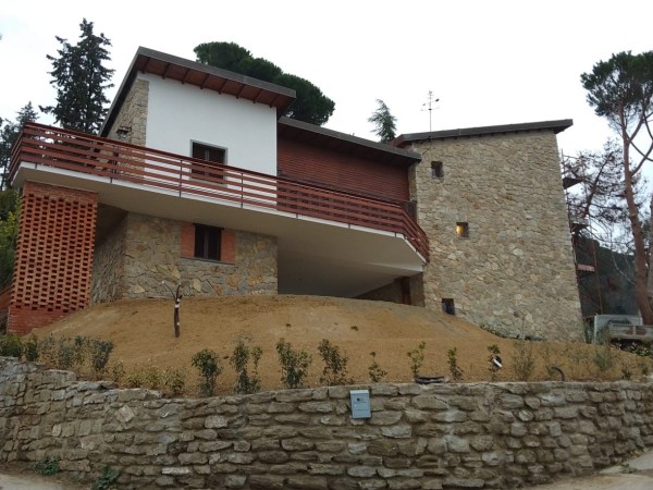 Villa Singola in vendita, Pietrasanta, Capezzano Monte 