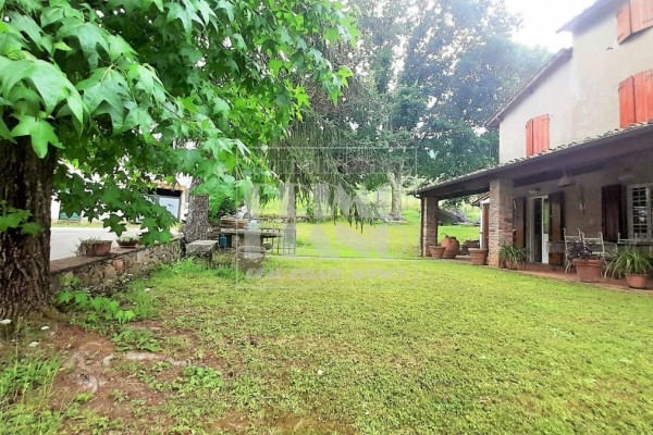 Country House For Sale In Lucc