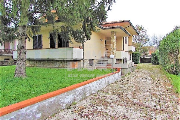 Detached House For Sale In Luc