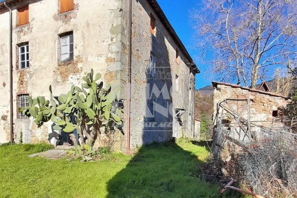 Country House For Sale In Capa