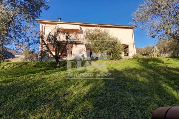 Detached House For Sale In Cap