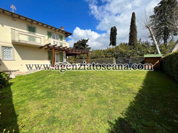 Two-family Villa for rent, Pietrasanta -  1