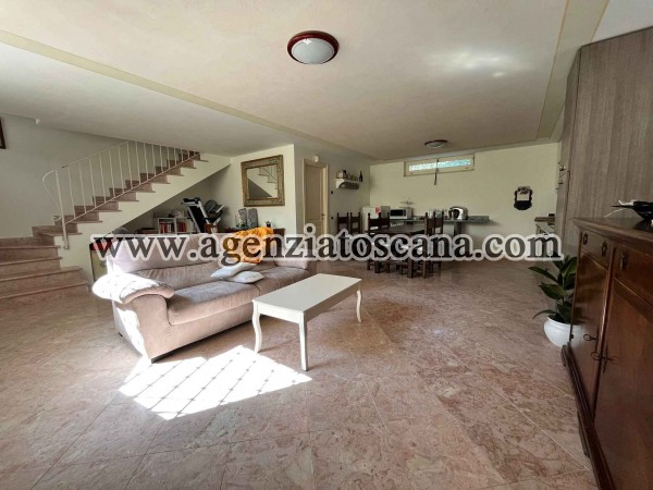 Two-family Villa for rent, Pietrasanta -  12