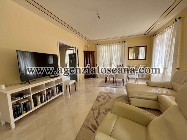 Two-family Villa for rent, Pietrasanta -  8