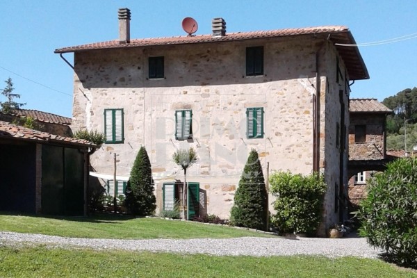 Country House For Sale In Capa