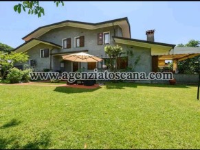 Villa Singola Con Ampio Giardino E Possibilita' Di Edificare La Piscina
