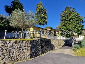 Villa Con Dipendenza In Prima Collina