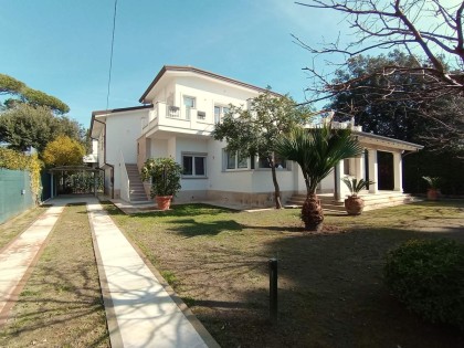 Immobile WA 15475 - Villa Singola in Vendita a Marina Di Pietrasanta