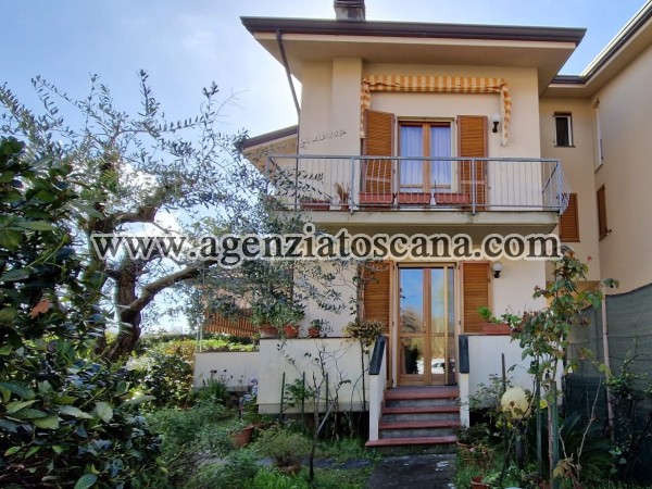 Villetta A Schiera D'angolo Con Ampia Veranda