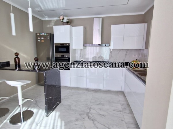 вилла с бассейном за продажа, Seravezza - Querceta -  11