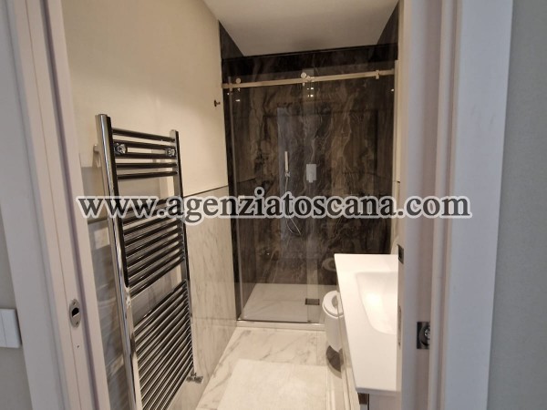 вилла с бассейном за продажа, Seravezza - Querceta -  18