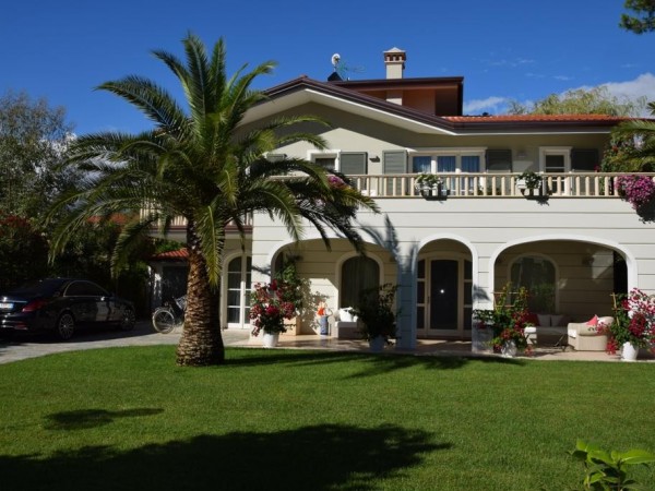 Villa Singola in vendita, Forte dei Marmi 