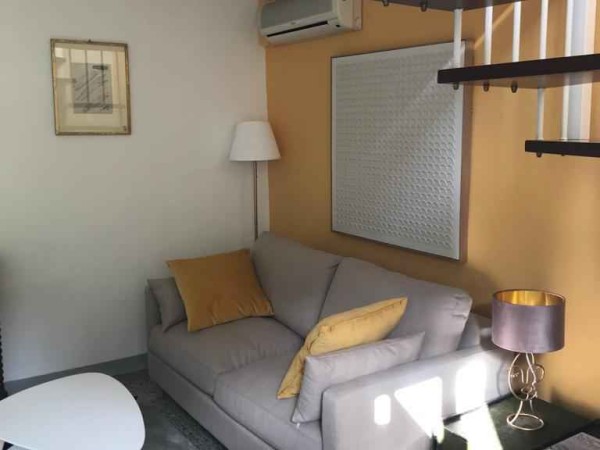 Riferimento 2301 - Appartamento in Affitto a Pietrasanta