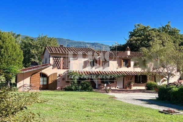 Country House For Sale In Capa